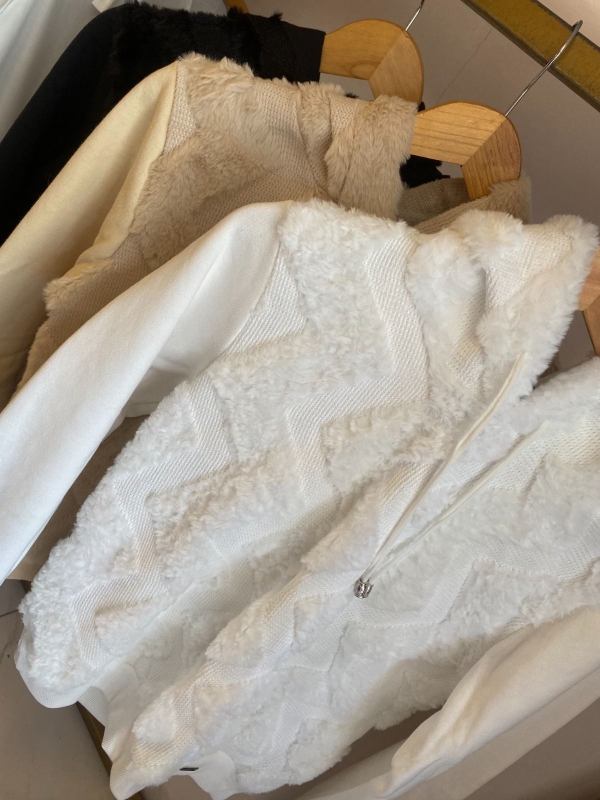 Blusa Pelúcia com Capuz – Bege