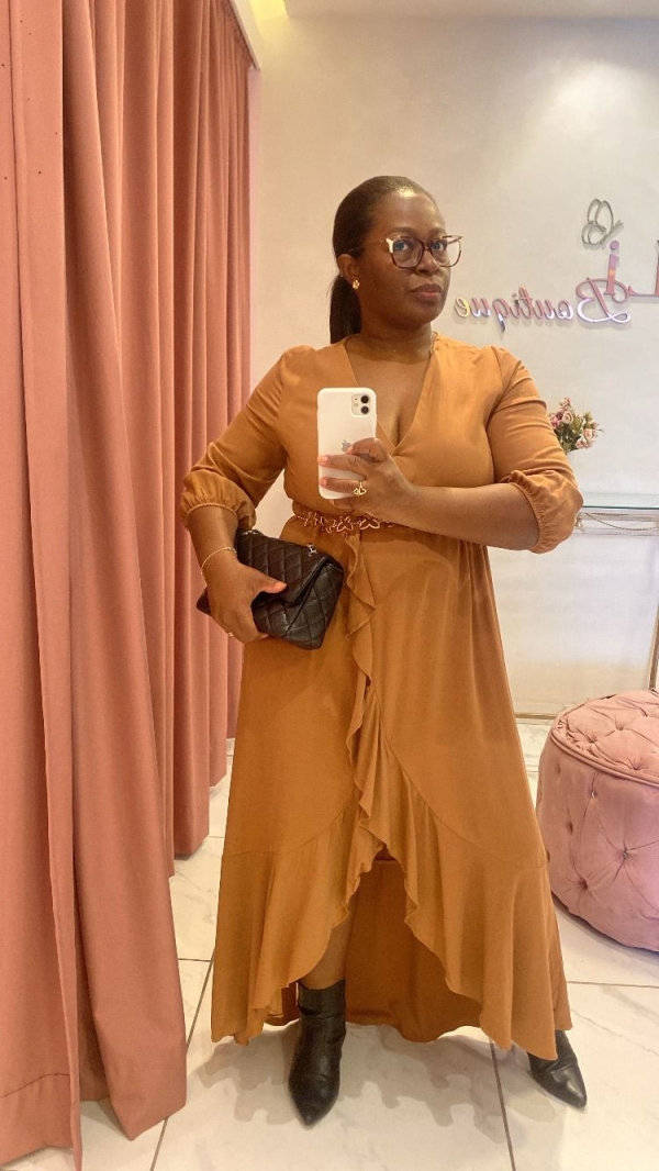 Vestido com Babado – Caramelo
